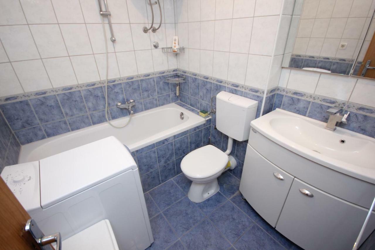 Apartment Karlo Near The Most Beautiful Beach Znjan Split Exteriör bild